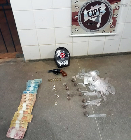 Operação da PM resulta na morte de um homem e prisão de dois criminosos no bairro Monte Pascoal em Guanambi