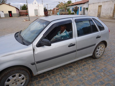 Malhada: Carro da Câmara é flagrado transportando eleitores