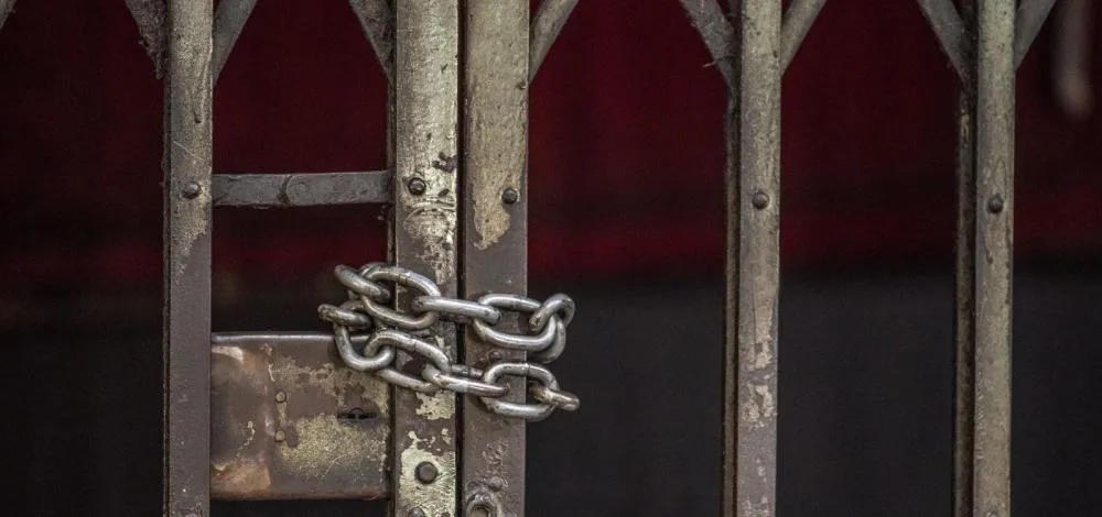 Celulares nas cadeias: projeto propõe bloqueadores de sinal em presídios