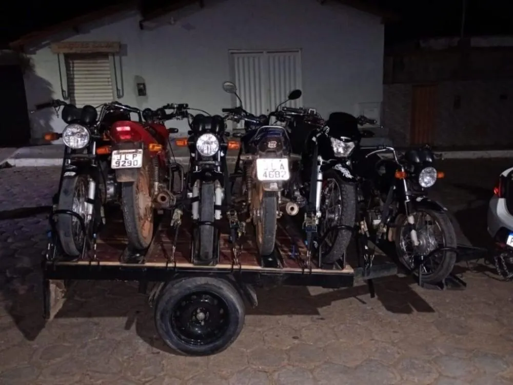 Operação da PM apreende 12 motos usadas em manobras perigosas em Pindaí