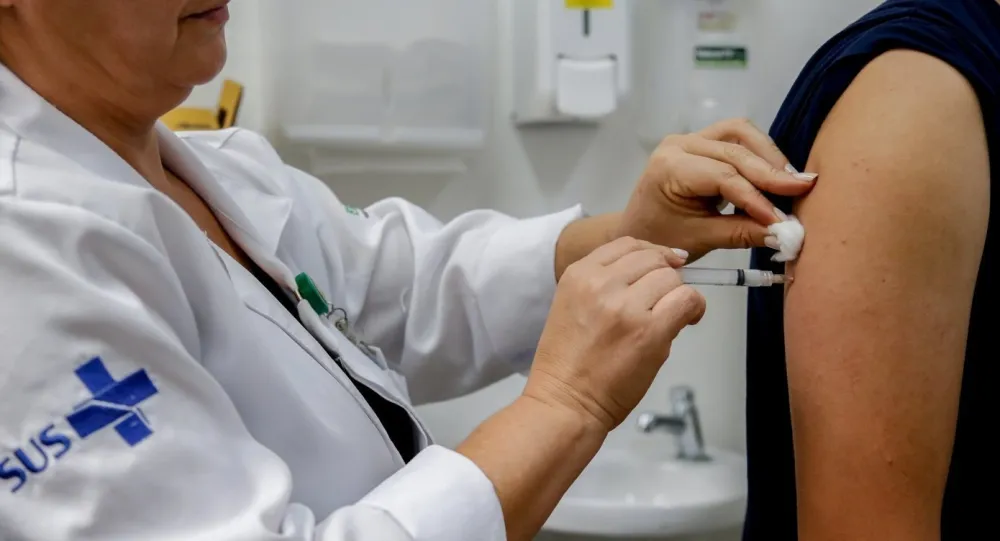 Bahia amplia vacinação contra gripe para toda a população acima de seis meses