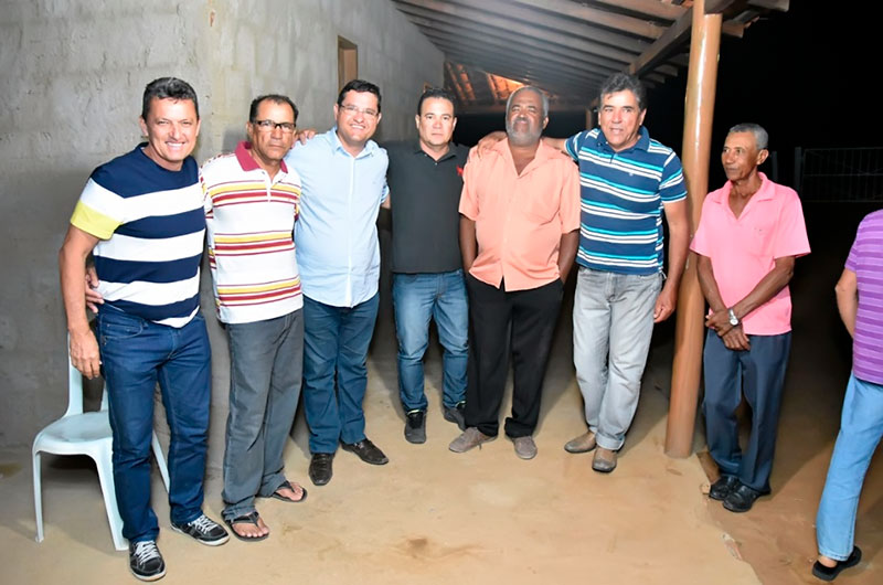 Guanambi: Prefeito atende pedidos na zona rural e autoriza construção de laboratório em unidade de ensino