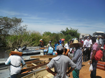 BR-030: Marinha controla embarcações na travessia do Mandin.