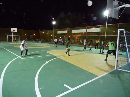 Caetité: Quadra Poliesportiva de Caldeiras é inaugurada