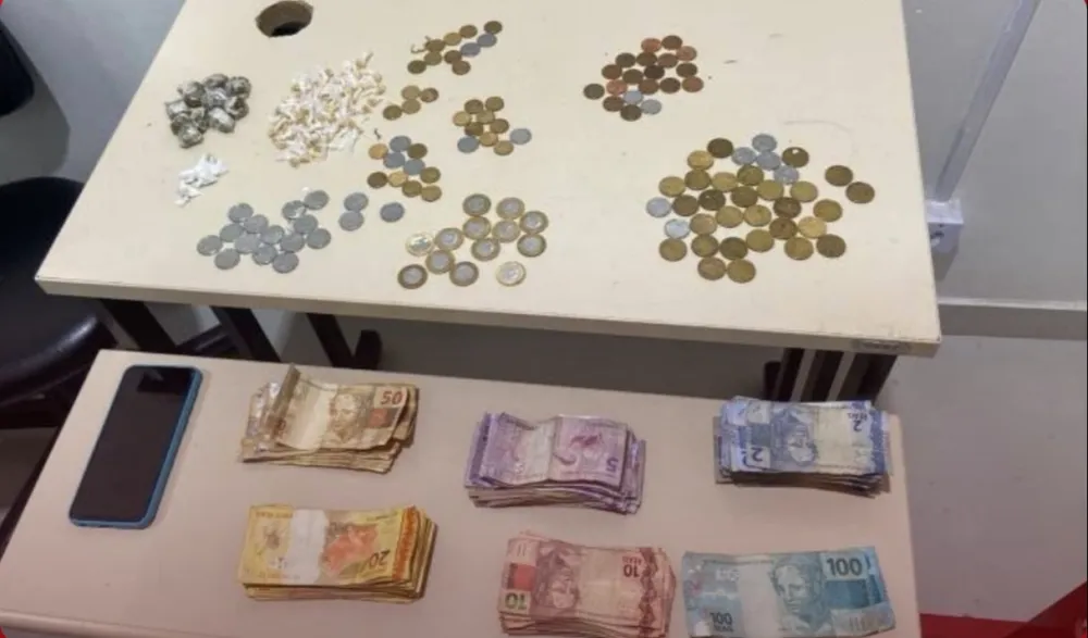 Homem é preso com drogas e quase R$ 3 mil no Centro de Vitória da Conquista