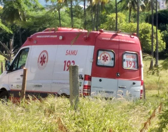Após repercussão, Prefeitura de Livramento se manifesta sobre ambulância do Samu-192 deixada em um matagal da cidade 