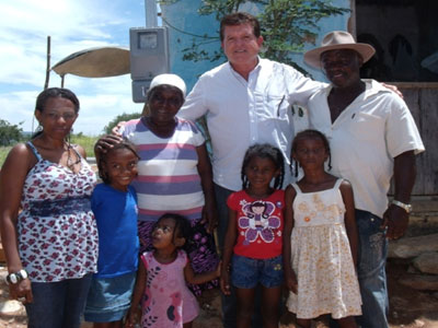 Caetité: Prefeitura entrega eletrificação rural.