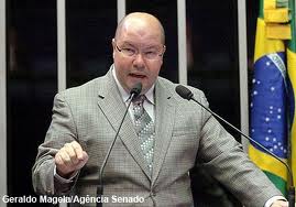 Entenda a crise envolvendo o senador Demóstenes Torres