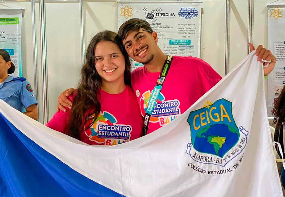 Estudantes de Igaporã desenvolvem suplemento com moringa para gado