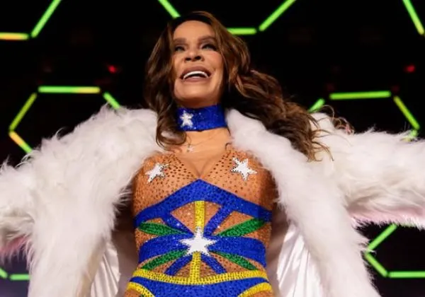 Silvânia anuncia desligamento da Calcinha Preta em comunicado