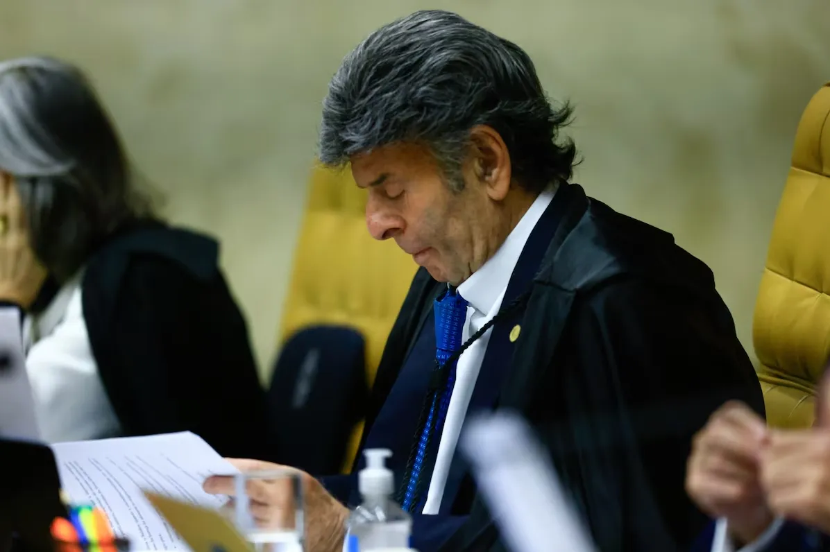 Fux suspende decisão de Dino sobre fake news envolvendo Nossa Senhora Aparecida e Flávio Bolsonaro 