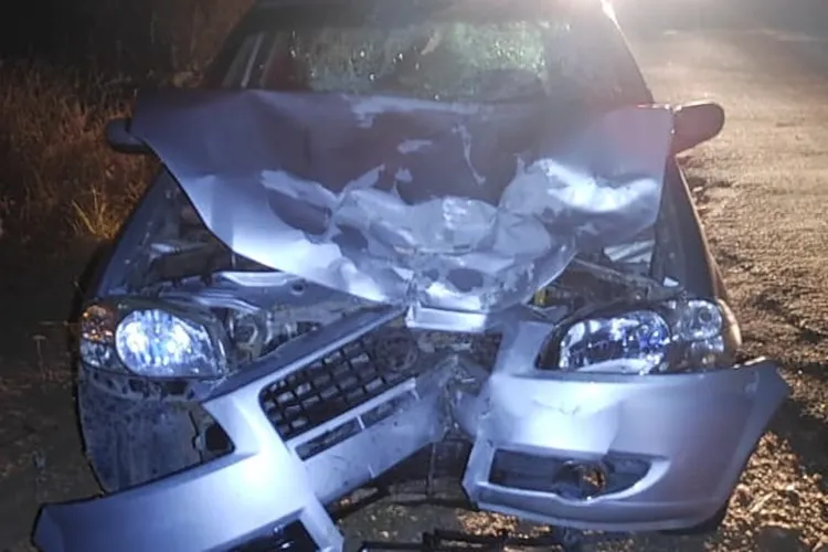 Veículo invade contramão, atinge motocicleta e mata condutor na BA-262, em Anagé