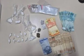 Polícia apreende drogas e dinheiro em ação no bairro Marabá, em Guanambi