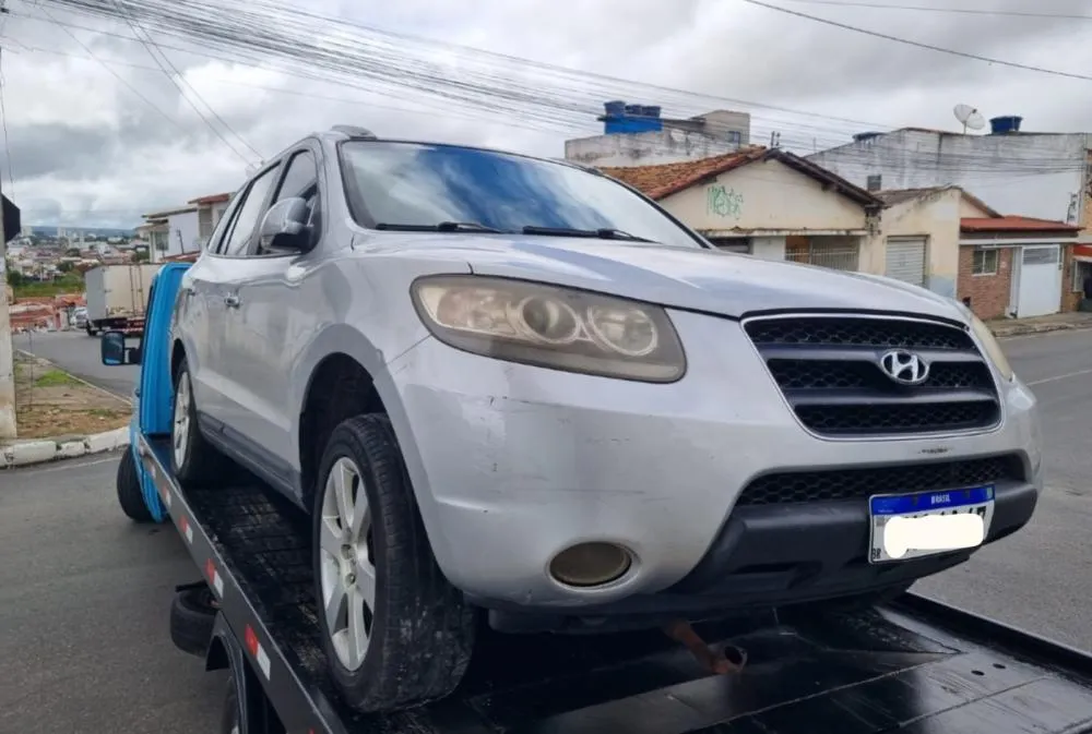 Polícia Civil apreende veículo com indícios de adulteração em Vitória da Conquista