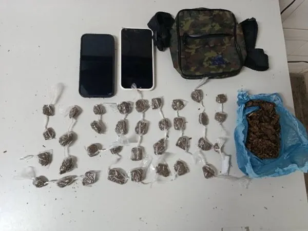 Dupla é detida com porções de maconha prontas para venda no Centro de Guanambi