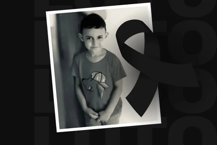 Menino morre atropelado após descer de ônibus escolar em Macaúbas