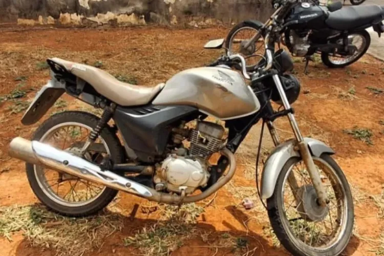 Polícia Rodoviária apreende motocicleta adulterada em Guanambi