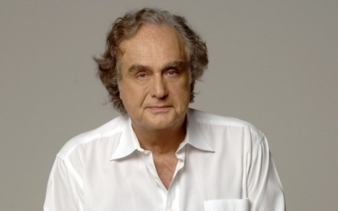 Morre Arnaldo Jabor, cineasta e jornalista, aos 81 anos