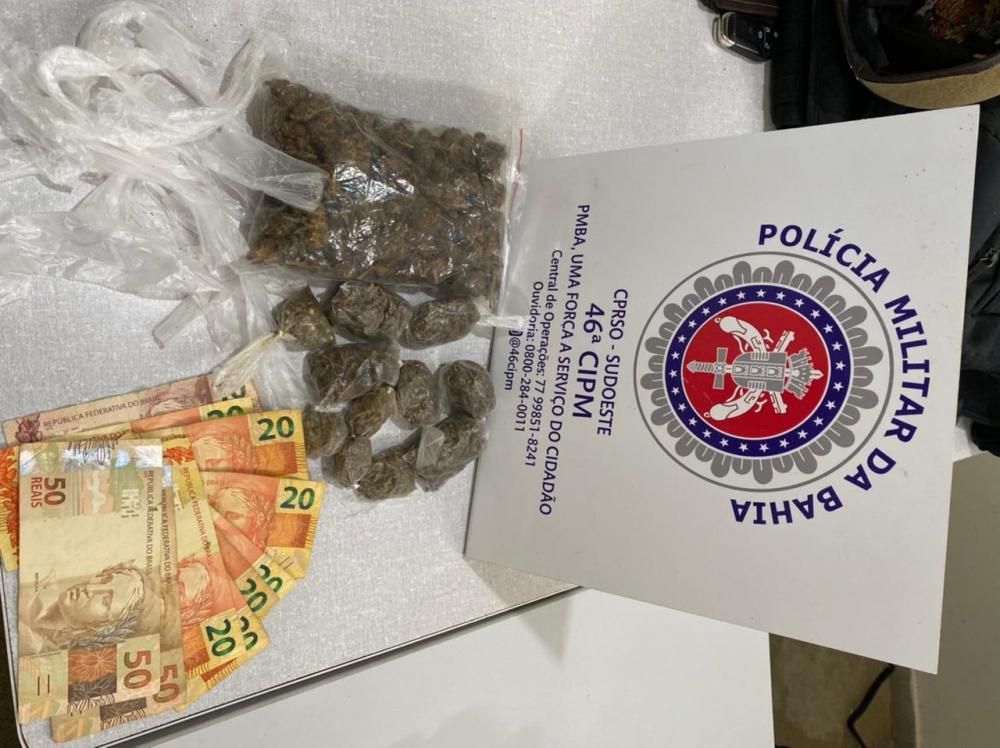 Homem é preso com drogas no bairro Estocada, em Livramento