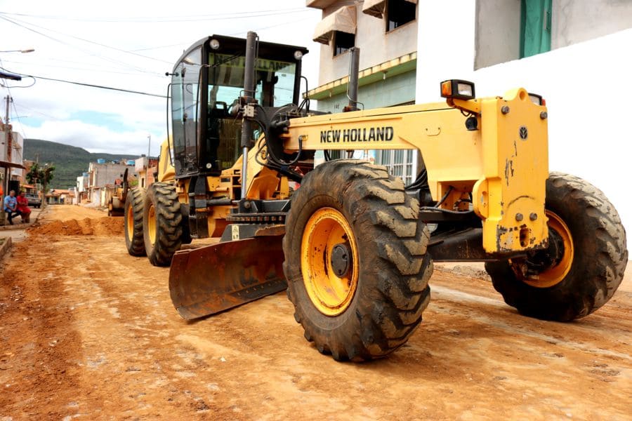 Prefeitura de Caetité inicia obras de pavimentação asfáltica em bairros da cidade