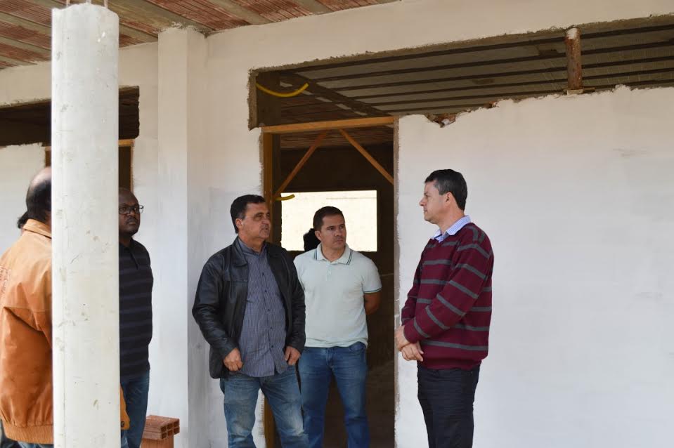 Comitiva do Governo Participativo vistoria obras em Caetité
