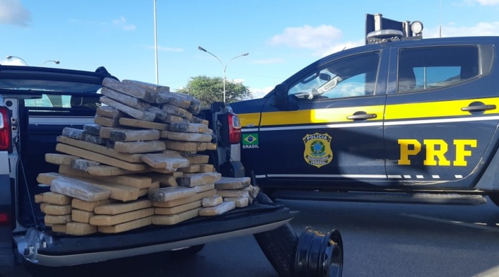 Região: homem é preso após polícia achar mais 100 kg de maconha em caminhonete