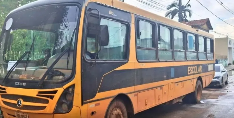 Ônibus escolar furtado em Ibotirama é recuperado em Bom Jesus da Lapa