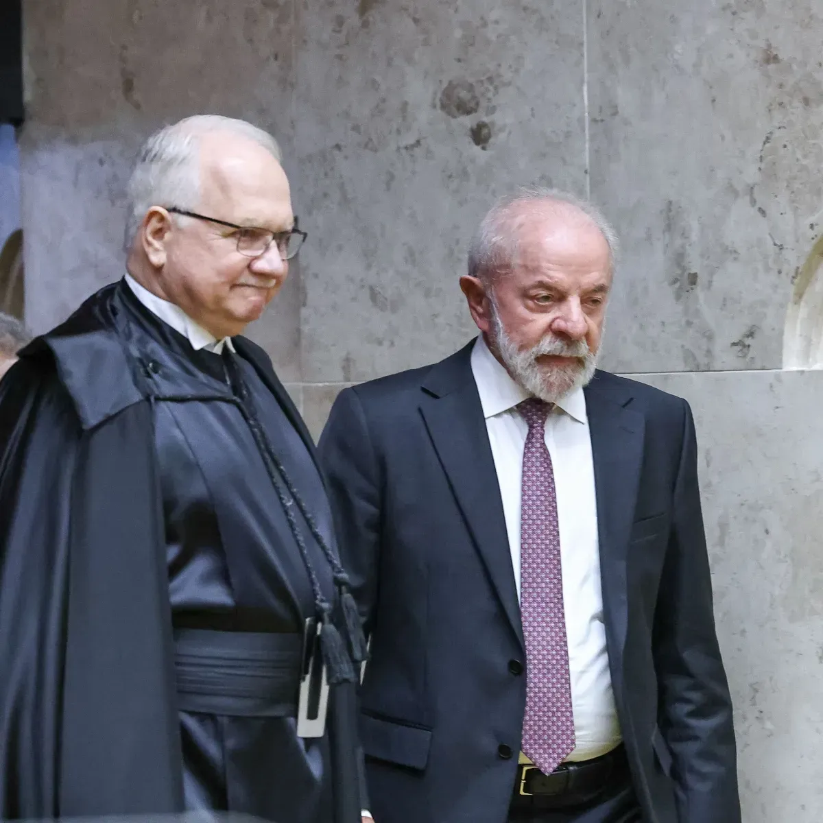 Lula busca se distanciar de Moraes após novas revelações e adota discurso de que 'ninguém está acima da lei'