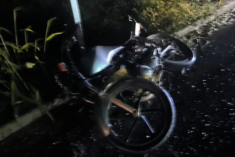 Colisão entre motos deixa três feridos na BA-262, em Anagé