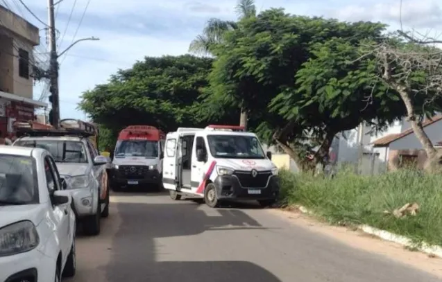 Motociclista fica em estado gravíssimo após ser arrastado por carro em Vitória da Conquista 