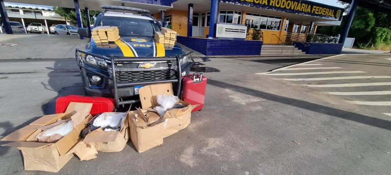 Região: Mulher é presa em ônibus em posse de 138 Kg de droga 