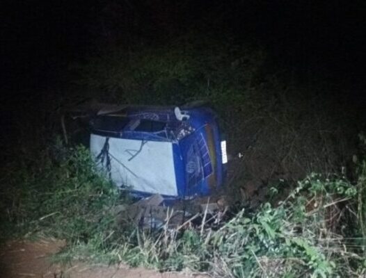 Capotamento deixa uma pessoa morta e duas feridas em Licínio de Almeida