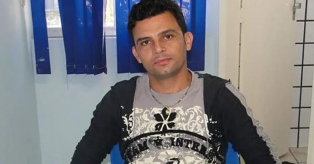 Cantor e vereador Ricardinho capota com carro na BA-161, em Carinhanha