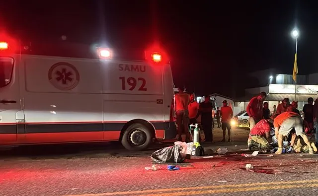 Colisão entre moto e caminhonete deixa ferido em estado grave na BR-030, em Caetité