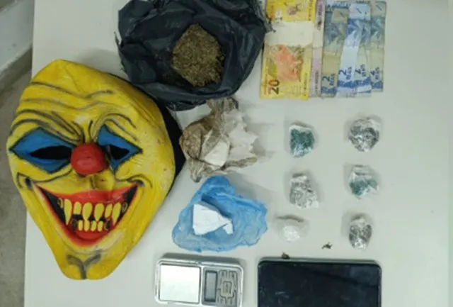 Dupla é presa por tráfico de drogas em Carinhanha