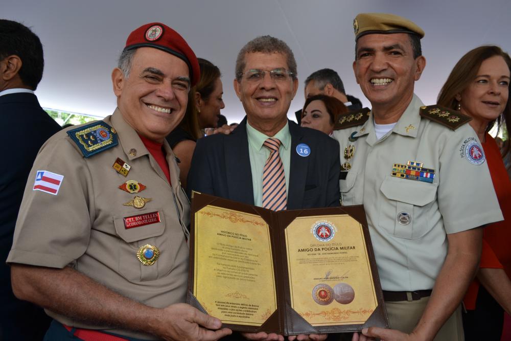 Zé Raimundo recebe título de Amigo da PM