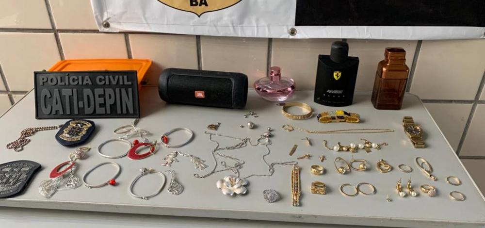 Joias avaliadas em R$ 20 mil roubadas de residência são recuperadas na Bahia