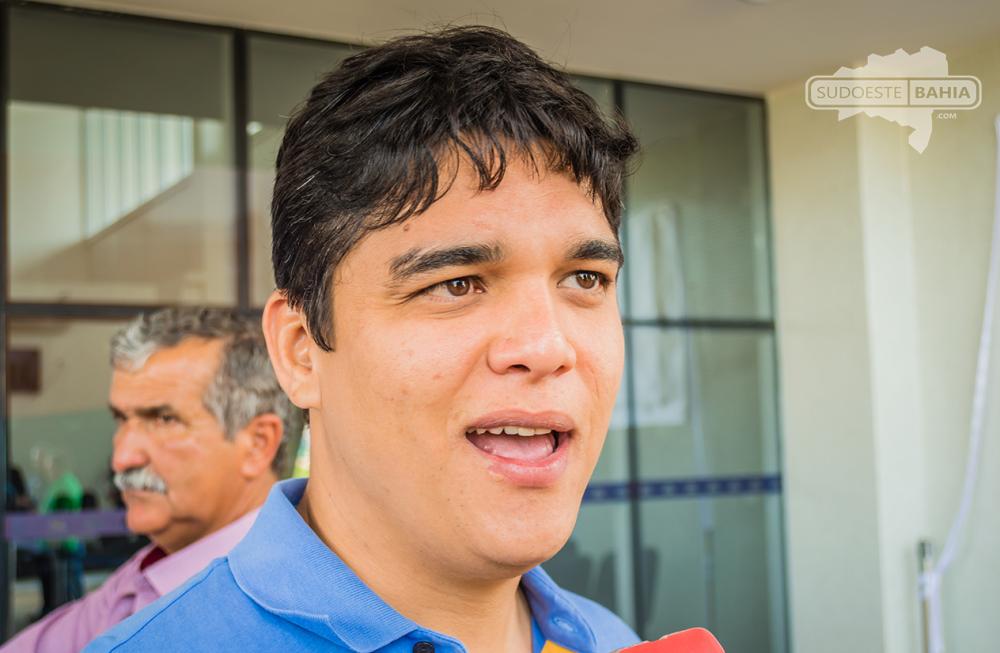 Após pedido de Vitor Bonfim, governador anuncia pavimentação asfáltica da estrada Urandi - Licínio de Almeida