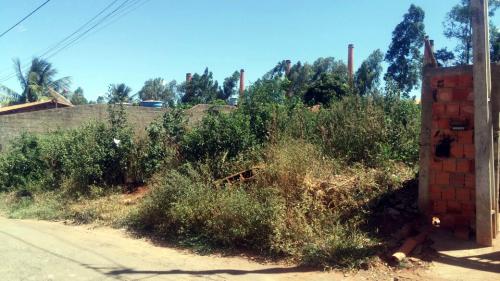 Moradores reclamam de terrenos baldios no bairro Pedro Cruz em Caetité 