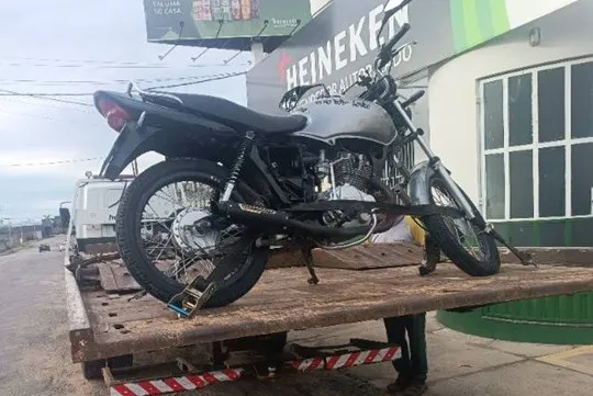 PM apreende veículos irregulares e flagra condutores sem CNH em Guanambi