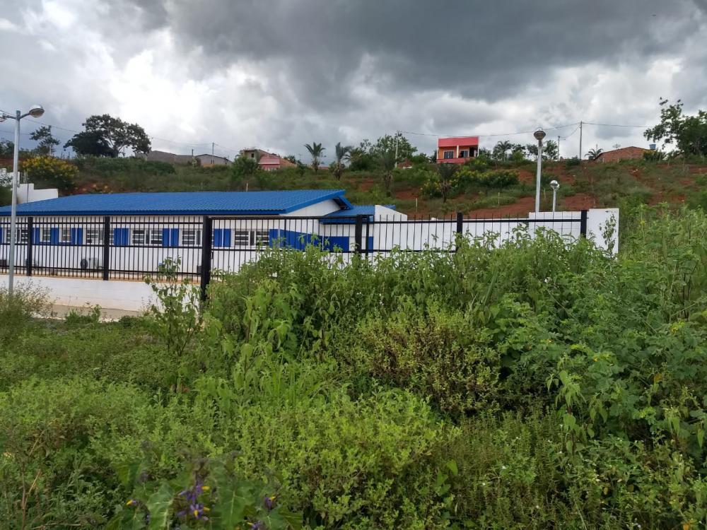 Prédio onde deveria funcionar a nova sede da Delegacia Territorial de Caetité esta abandonado