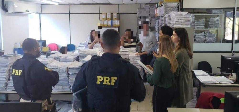 Operação desarticula grupo que fraudava autuações de trânsito e pontuação em CNH