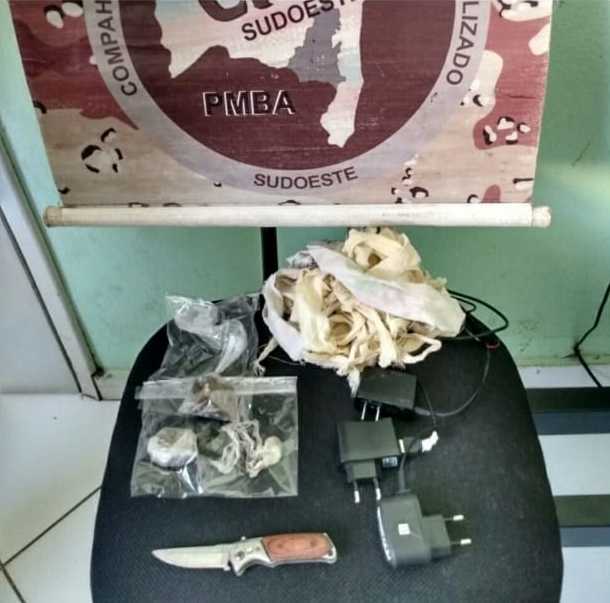 Cipe Sudoeste apreende drogas, carregadores e celulares e vários objetos na cadeia de Palmas de Monte Alto 