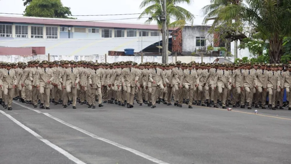 Bahia incorpora 1.865 novos soldados à PM