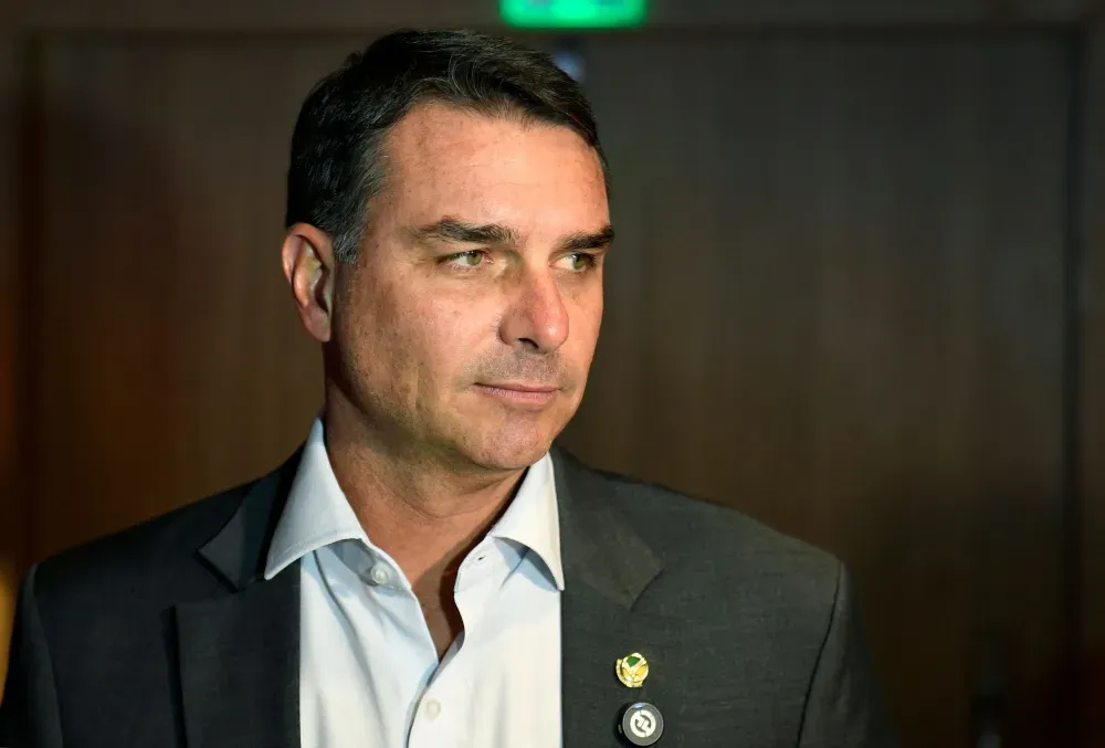 Suposta fraude na filiação impede Flávio Bolsonaro de registrar candidatura à Presidência