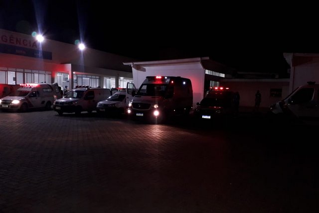 Colapso na rede pública do sudoeste: 10 ambulâncias aguardam vagas no Hospital Geral de Vitória da Conquista 