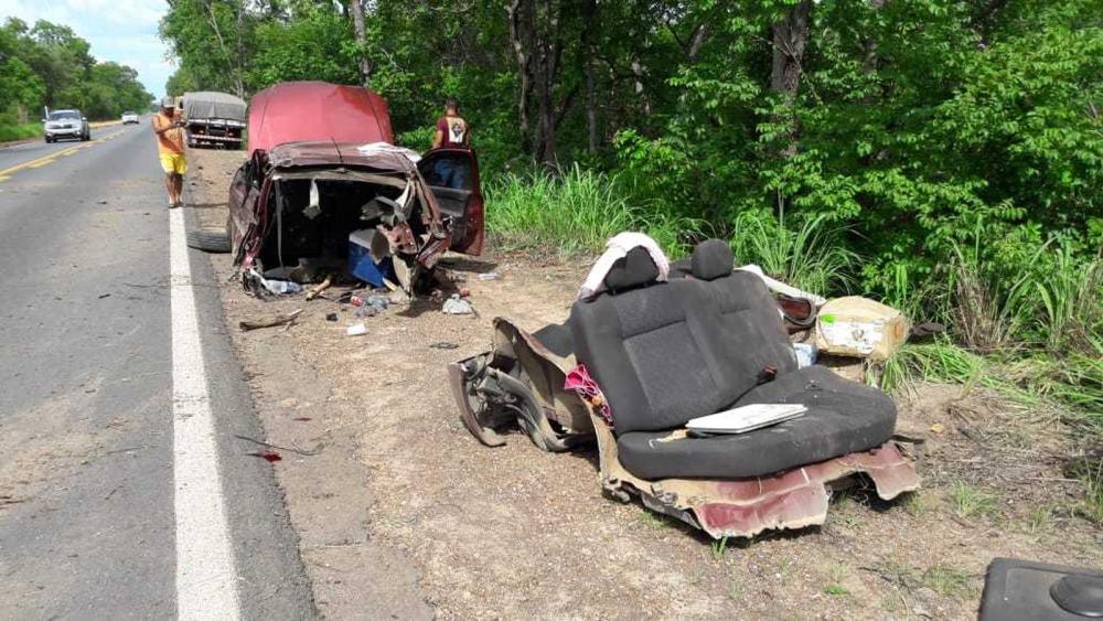 Tragédia no Oeste Baiano: bebê morre após motorista perder controle de carro e bater contra árvore