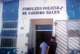 Presos fazem rebelião na delegacia de Cândido Sales