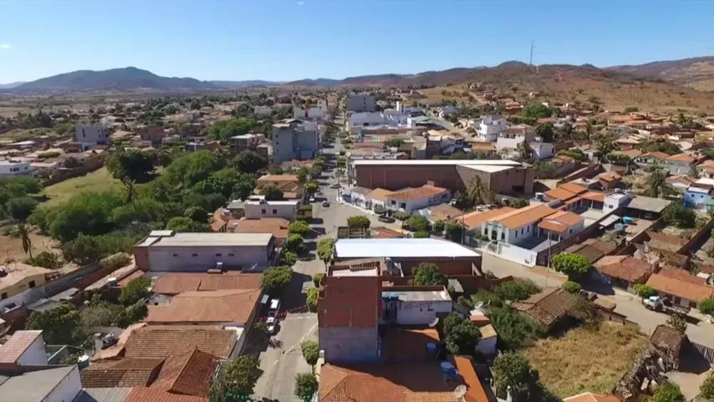 Filho de presidente da Câmara de Pindaí assume cargo com salário de R$ 15 mil