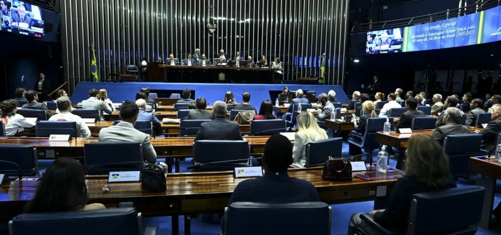 Câmara pode votar PEC do fim da escala 6x1 na próxima quinta-feira